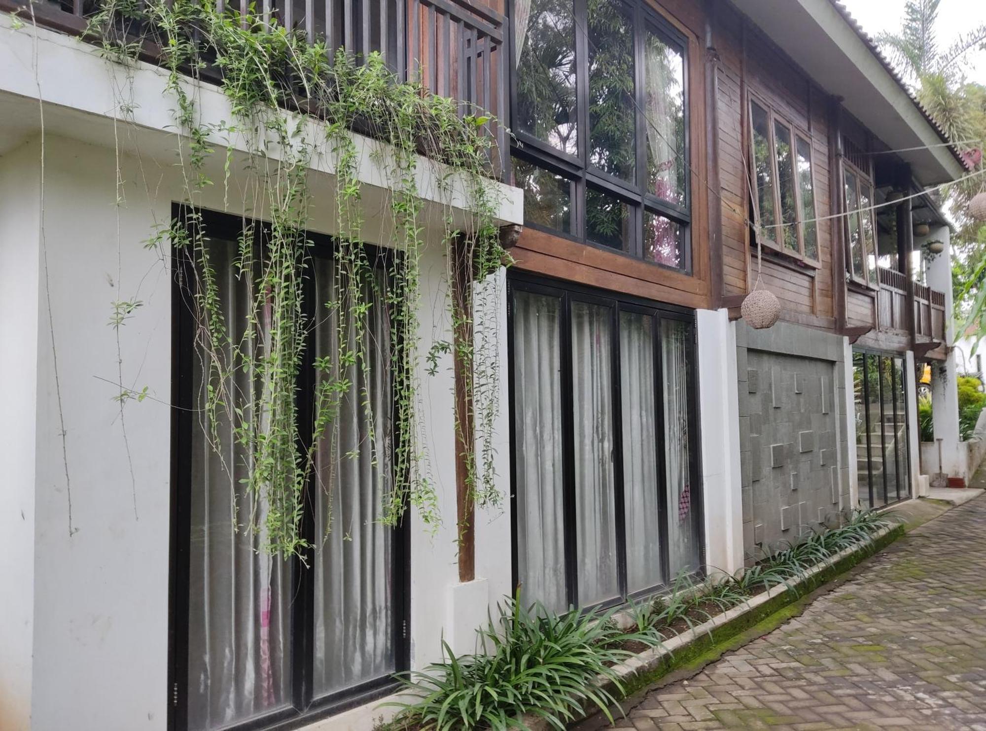 Yutaka Inn Dinoyo Malang Zewnętrze zdjęcie